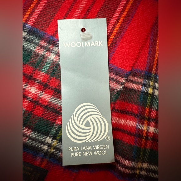 Pure Lambs Wool Vibrant Red Plaid Scarf - Picture 4 of 8